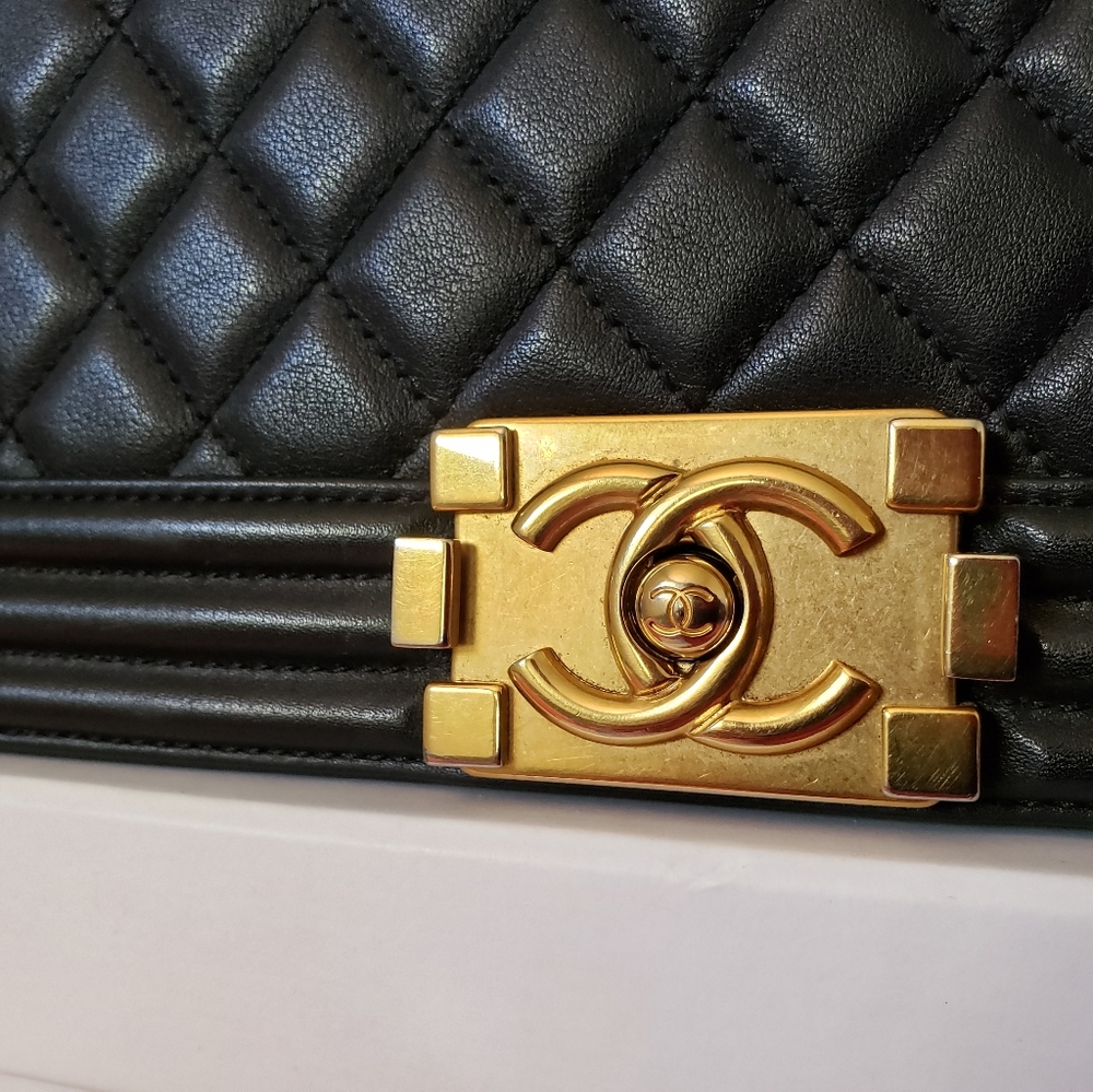 Chanel black lambskin bag gold hw old medium bag - Picture 4 of 8
